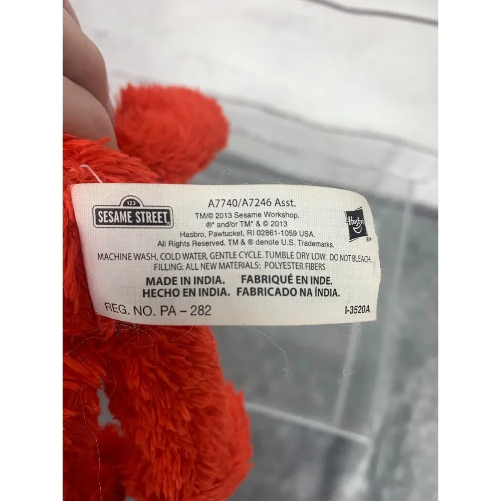 Sesame Street 8 Inch Elmo Stuffed Plush‎ Toy